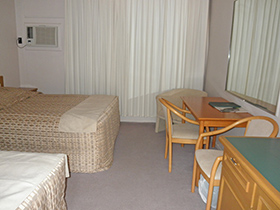 Family Large (2 Interconnecting Rooms) at Tarcutta Halfway Motor Inn